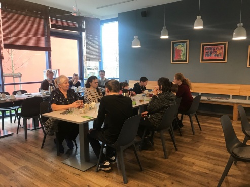 Frühstück mit den Menschen aus der Ukraine
© gpe Frühstück mit den Menschen aus der Ukraine
© gpe