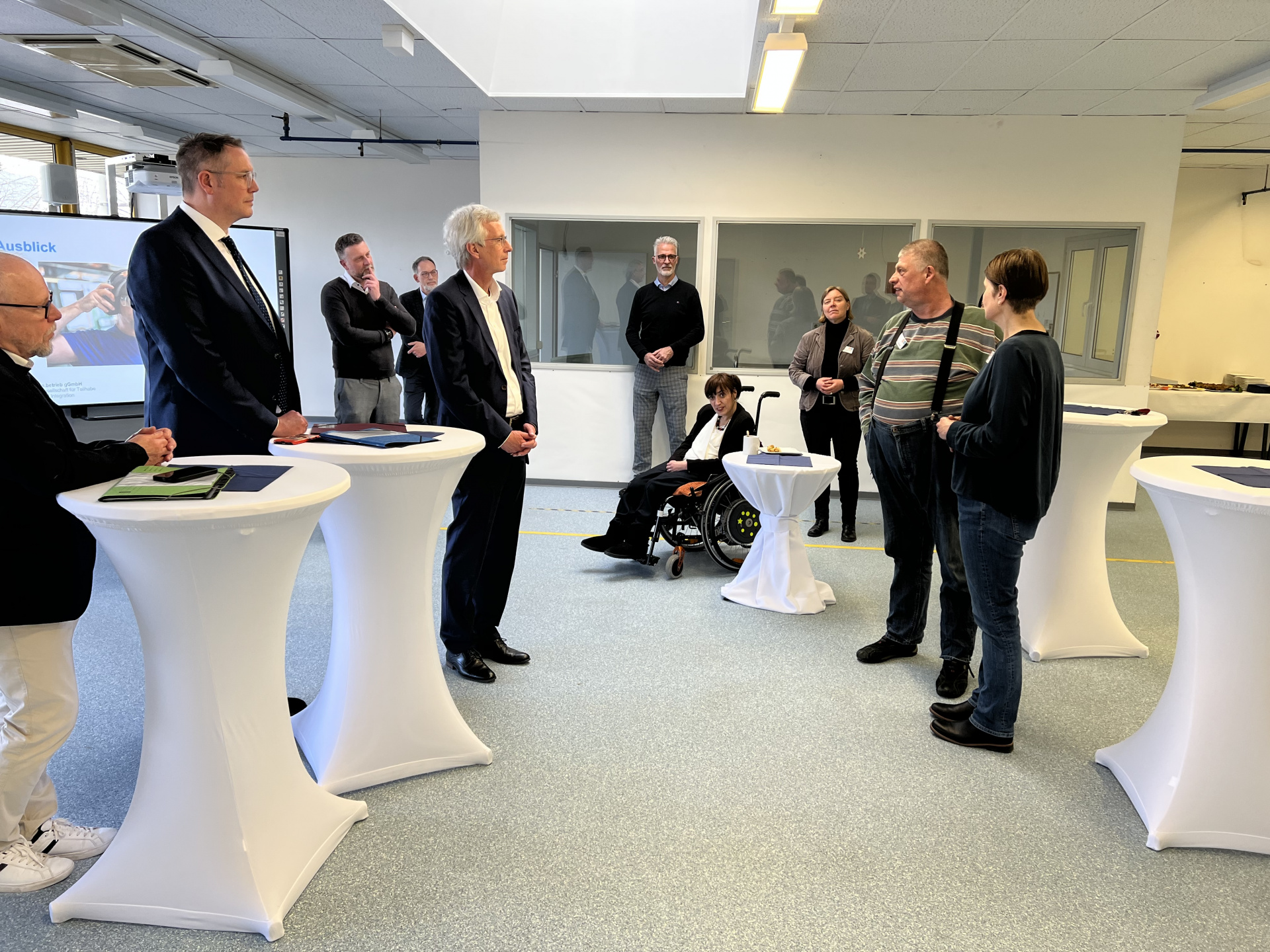 Sozialminister Schweitzer zu Besuch bei in.betrieb
© in.betrieb Sozialminister Schweitzer zu Besuch bei in.betrieb
© in.betrieb